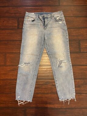 GAP Girlfriend Jeans Mid Rise Distressed Size 31/12L